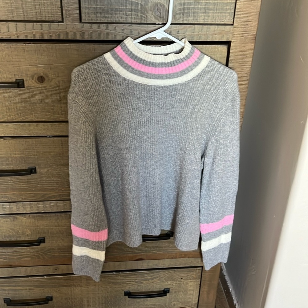 Pull over sweater